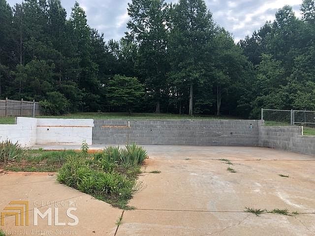 2nd image of 113 Farm Brook Ln