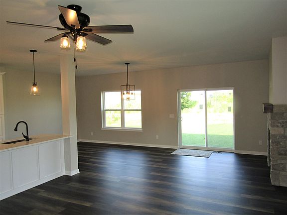 4th image of 3929-3931 Tanglewood Pl