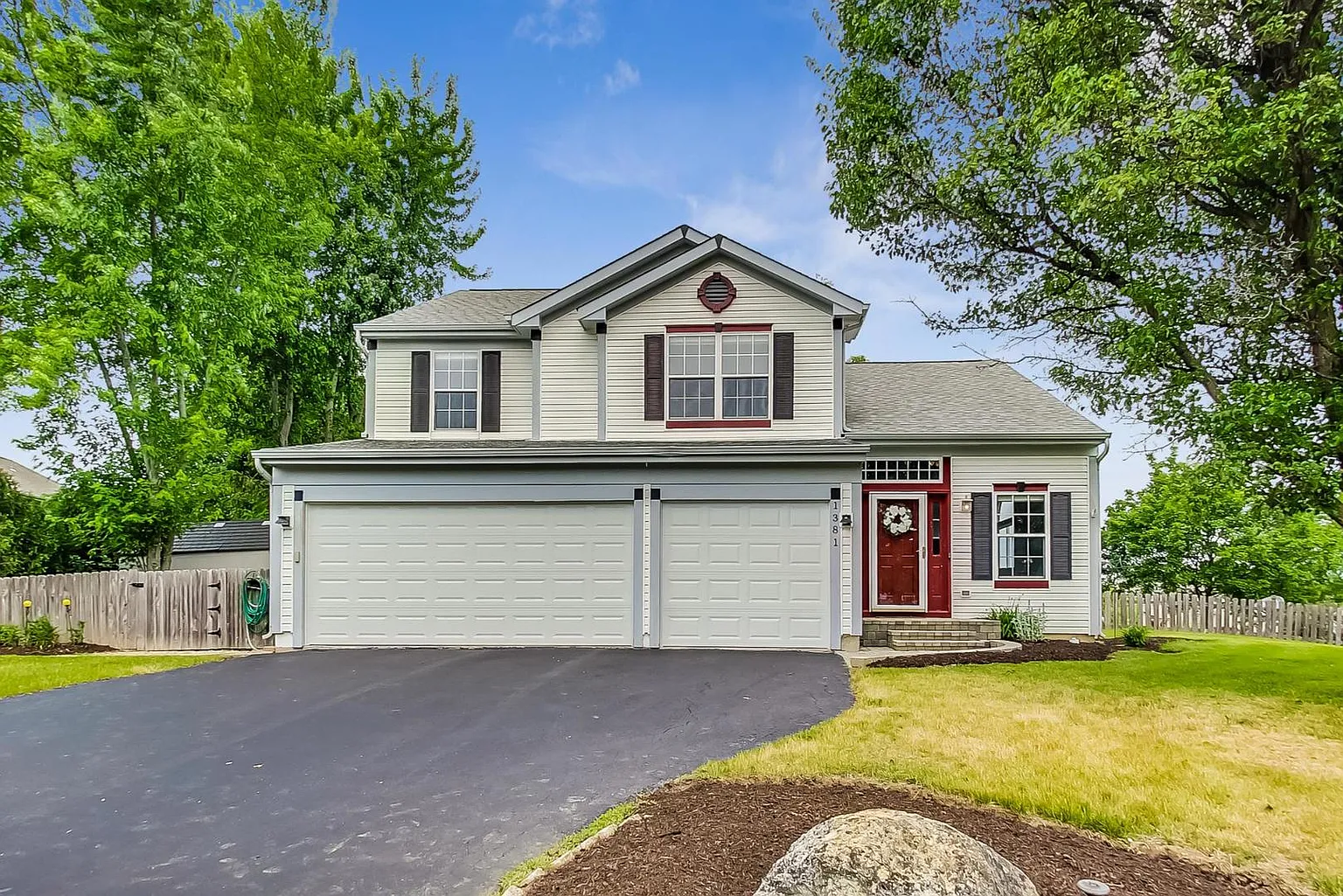 1381 Dove Ct photo 1