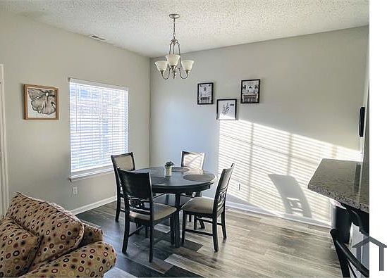 4th image of 231 River Oaks Dr