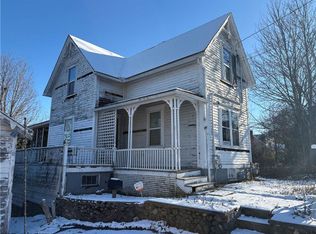 351 County Rd, Barrington, RI 02806