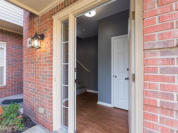 3rd image of 4004 Cornerstone Dr