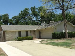 1505 Finley Rd, Irving, TX 75062