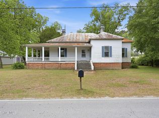 211 Pollock St, Pollocksville, NC 28573