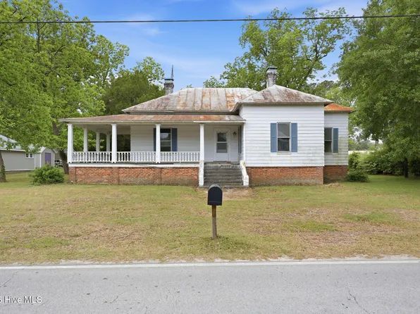 211 Pollock St, Pollocksville, NC 28573