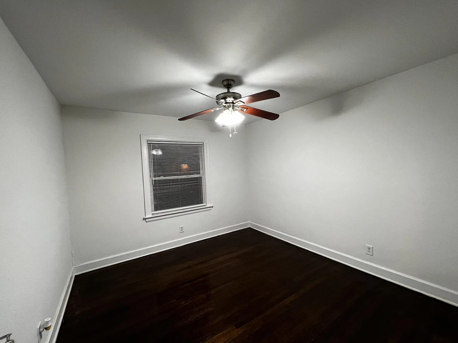 3 bed, 1.5 bath, 1244 sqft, $1,600 — Photo 4