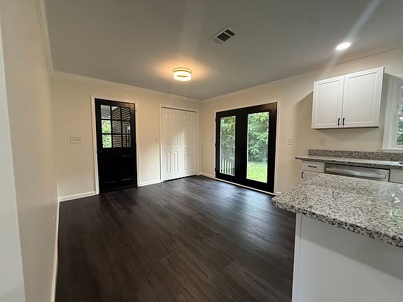 5th image of 23 Lovell St NE
