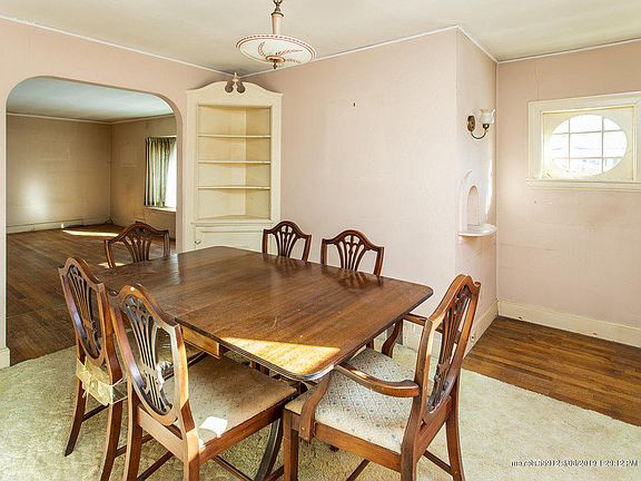 3rd image of 11 Andrews Ave