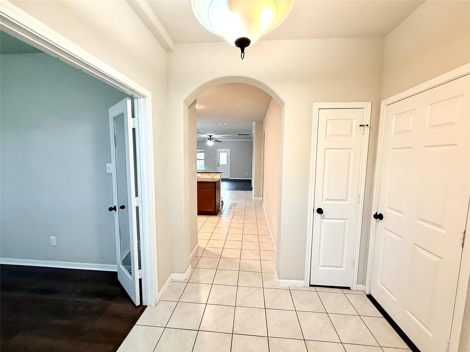 3 bed, 2.0 bath, 1793 sqft, $2,150 — Photo 2