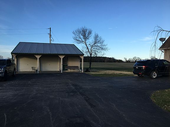 2nd image of 505 Weaver Ln