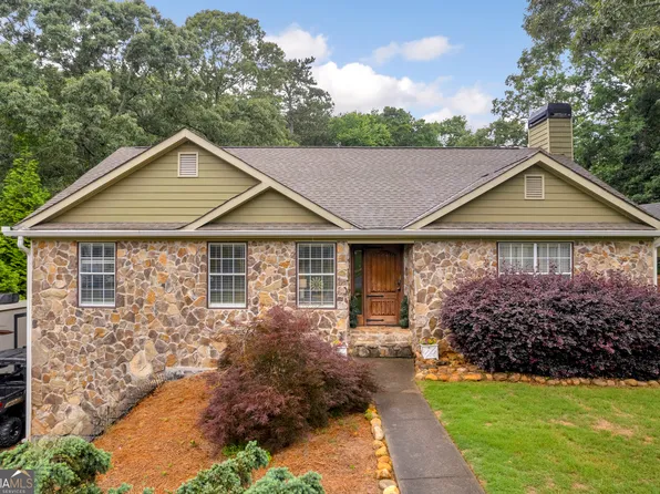 6610 Jessie Cir, Flowery Branch, GA 30542