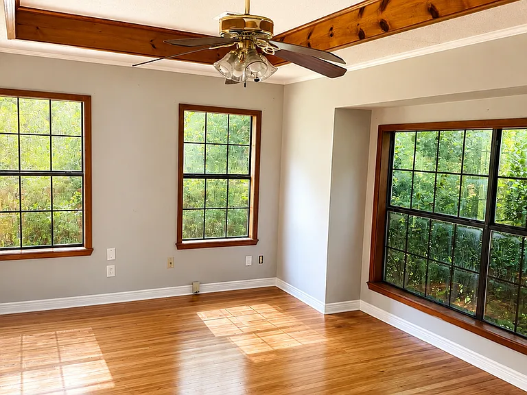 640 Woodbury Rd — Photo 3
