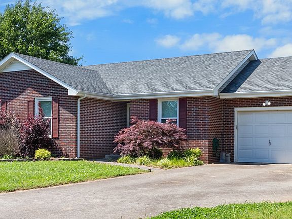 3rd image of 1769 Forrestdale Dr