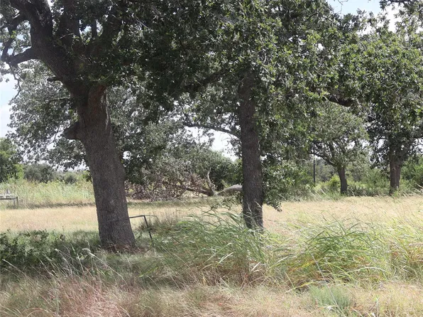 112 Mesones Rd, Florence, TX 76527