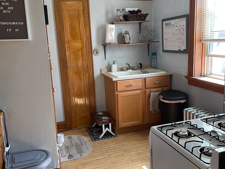 1st image of 3059 S Kinnickinnic Ave APT 7