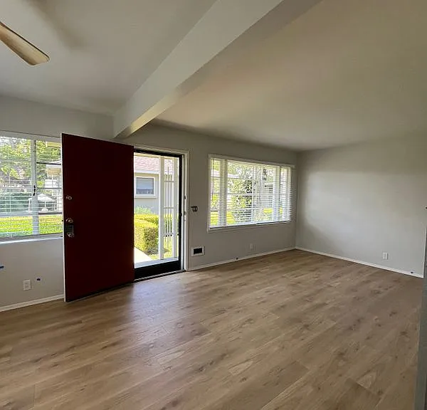 346 W Lemon Ave #10 — Photo 2