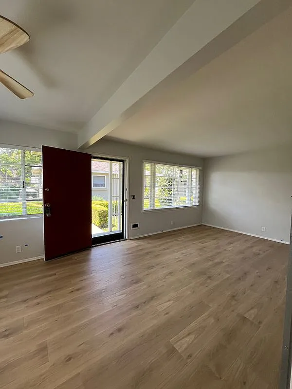 Building Photo - 346 W Lemon Ave #10