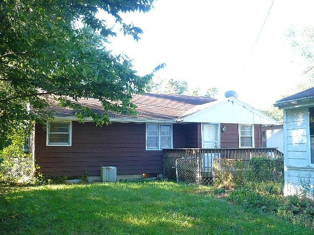 2nd image of 2123 Barton Blvd