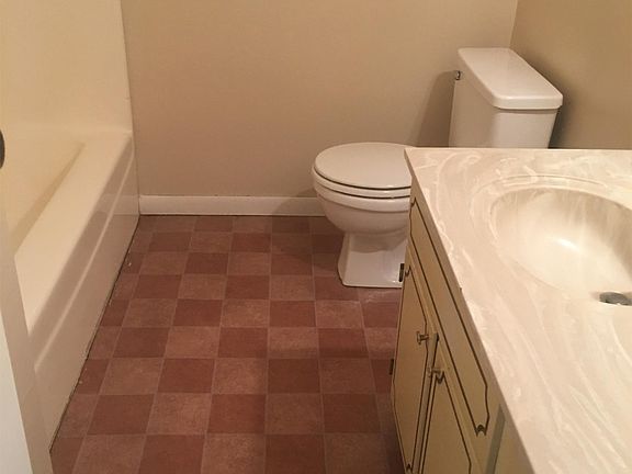 5th image of 4400 Kanawha Tpke #10946707