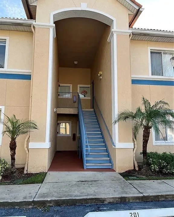 13215 Villa Vista Dr #1-102