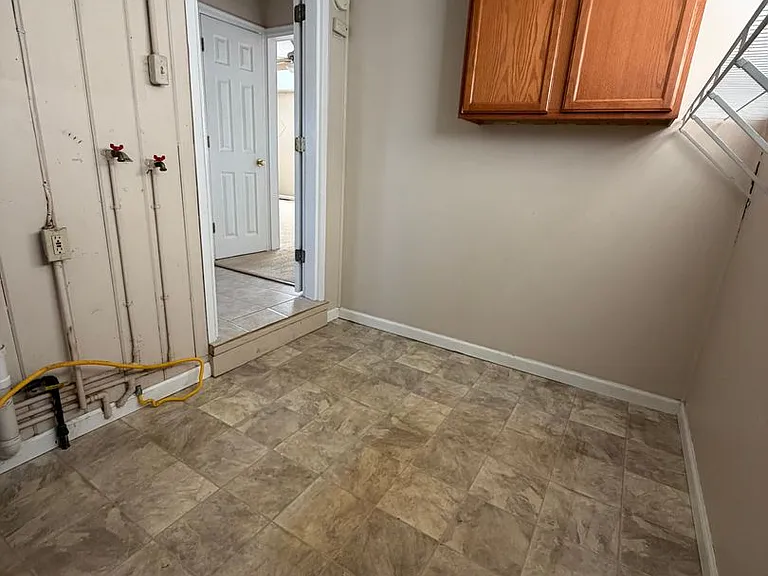 1225 W Main St — Photo 11