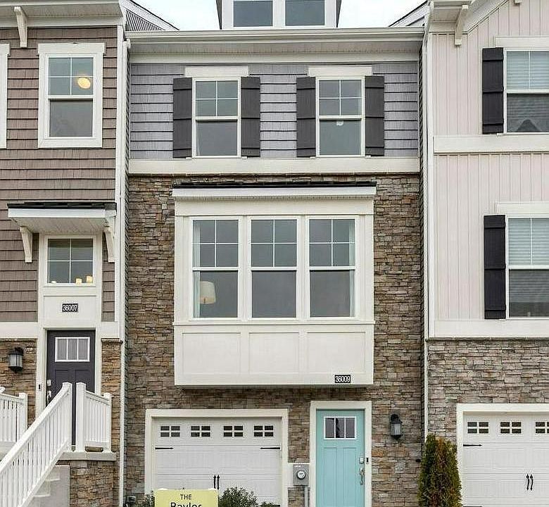 1st image of 29364 Oxford Dr
