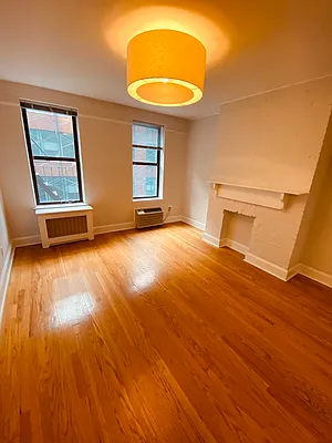 Rented by Metropolis Real Estate of Manhattan | media 26