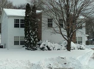 100 College Park Ct APT 3, Normal, IL 61761