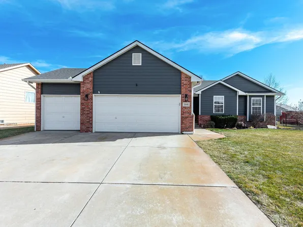 1048 N Meadow Rd, Valley Center, KS 67147