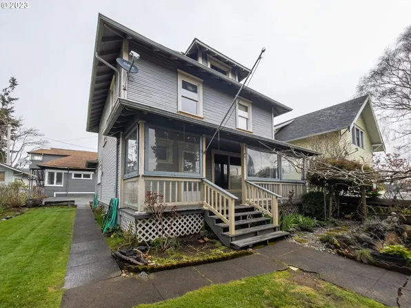 422 Hall Ave, Coos Bay, OR 97420