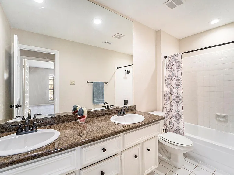 15214 Park Estates Ln — Photo 16
