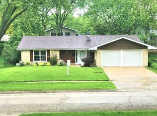 1350 Newcastle Ln, Hoffman Estates, IL 60169