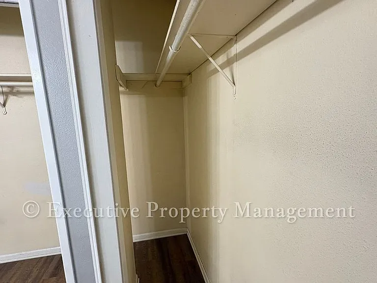 410 Jeffrey Ln — Photo 26