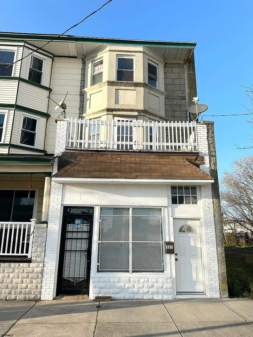 321 Atlantic Ave Unit 3 photo 1