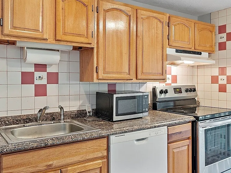 5 Wampus Ave #4 — Photo 4