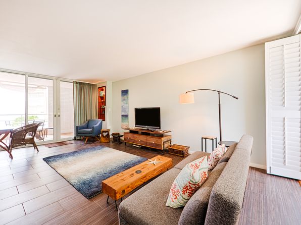 2979 Kalakaua Ave APT 205