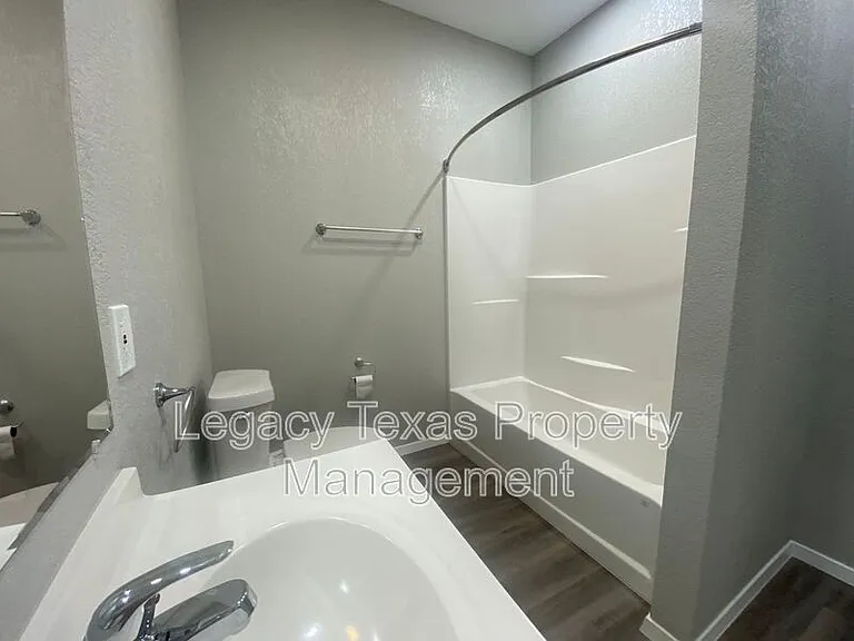 1113 S Walnut St #A — Photo 8