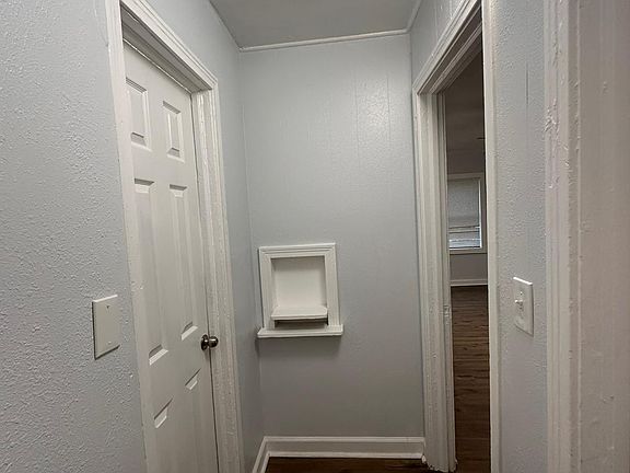 3rd image of 3550 Hines St