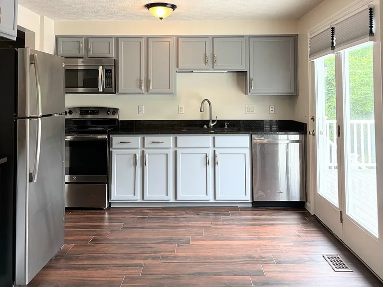 3760 Spring Mill Way — Photo 6