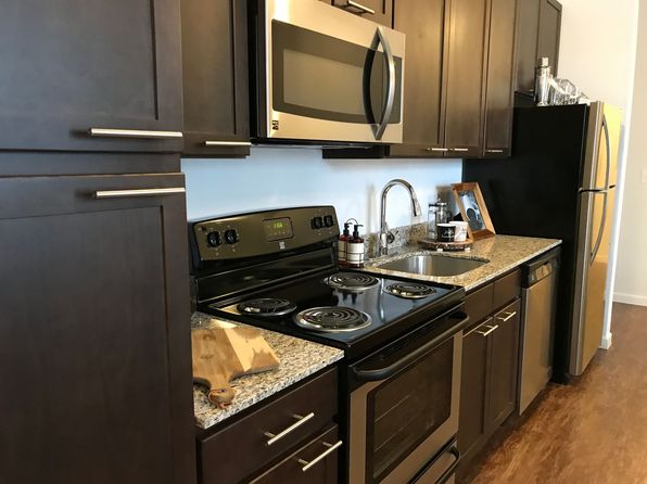 552 Newtown Rd APT 324