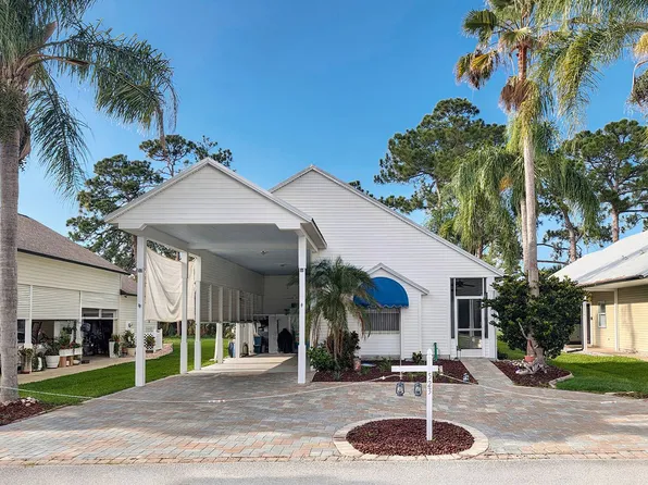 523 Twin Lakes Dr, Titusville, FL 32780