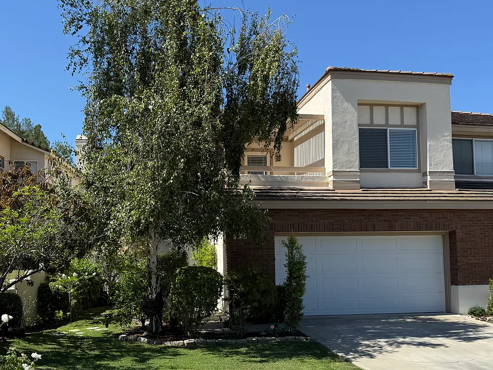 967 S Flintridge Way