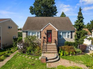 3410 5th St, Oceanside, NY 11572