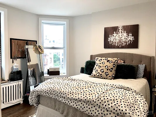 Rented by Anchor Associates | media 20