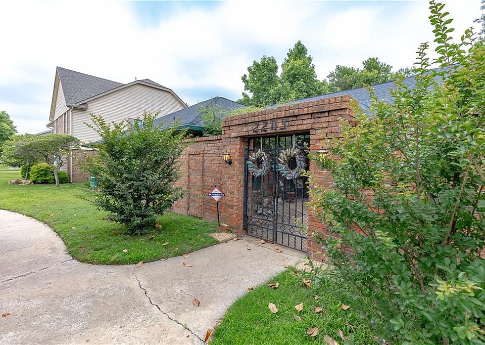 1st image of 2203 Parkland Way