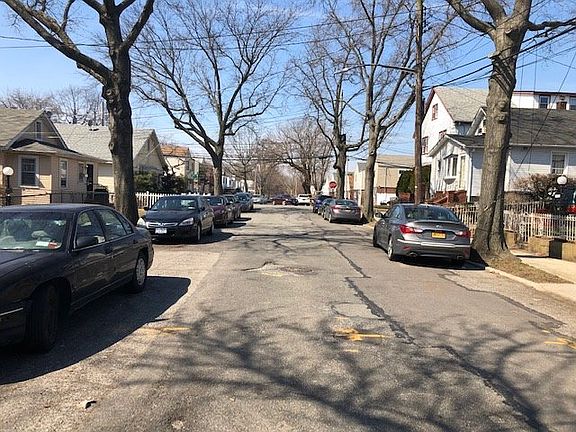 Exterior Neighborhood (street photo)