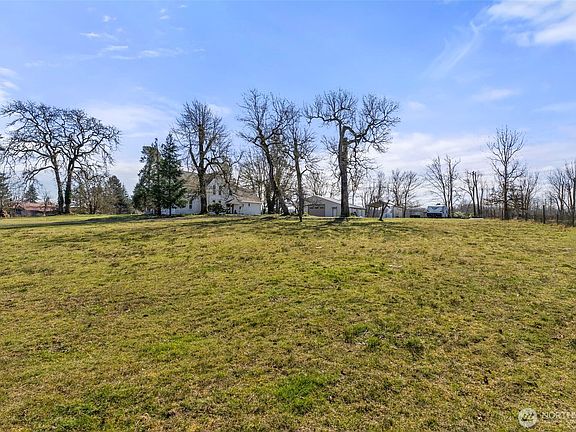 4th image of 547 Ash Road