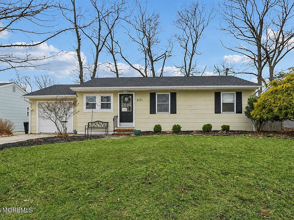 1st image of 631 Twin River Drive