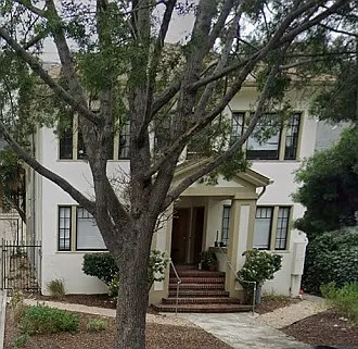 2337 Waverly St — Photo 3