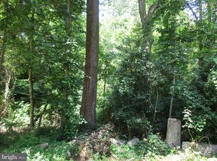 221 Lessin Dr, Lusby, MD 20657